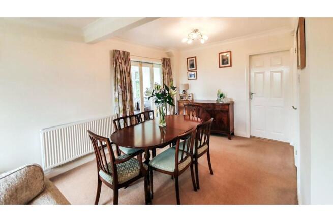 Lounge/Dining Room