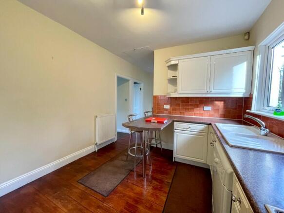 Kitchen to hall