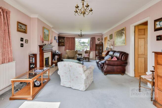 4 bed Detached for sale Image 6
