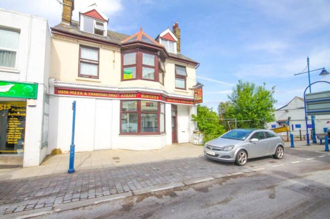 Spacious 2 Bedroom Flat