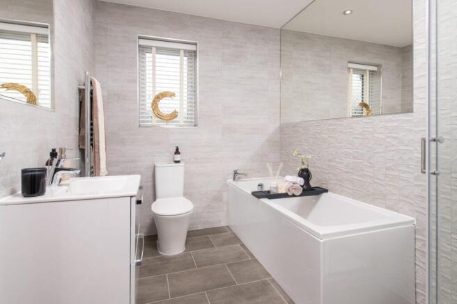 5 bed Detached for sale Image 12