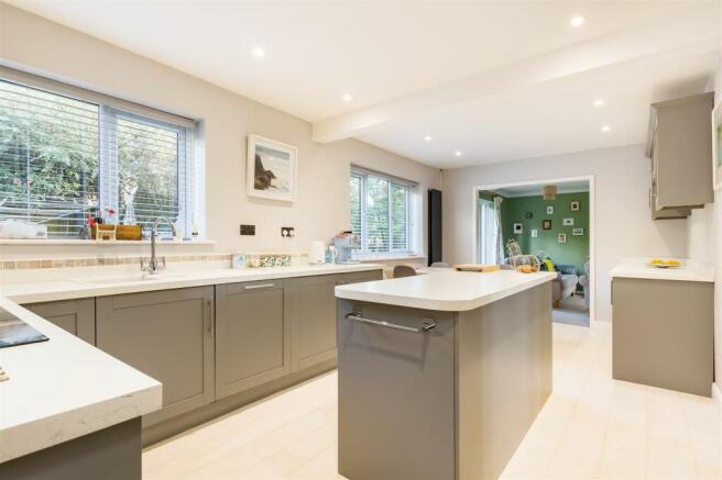 8 Dorington Court 19.jpg