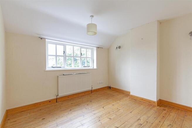 Bedroom 1-1.jpg