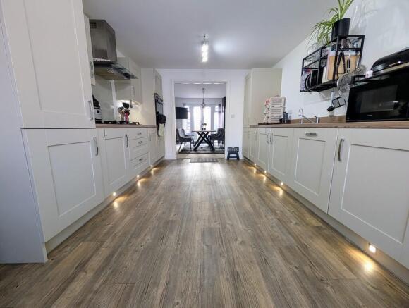 PXL_20251030_1333...