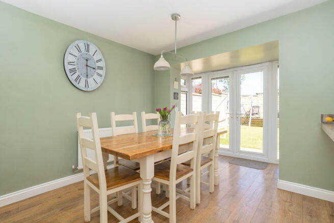 4 bed Detached for sale Image 8