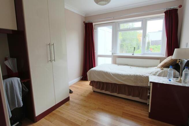 BEDROOM 7