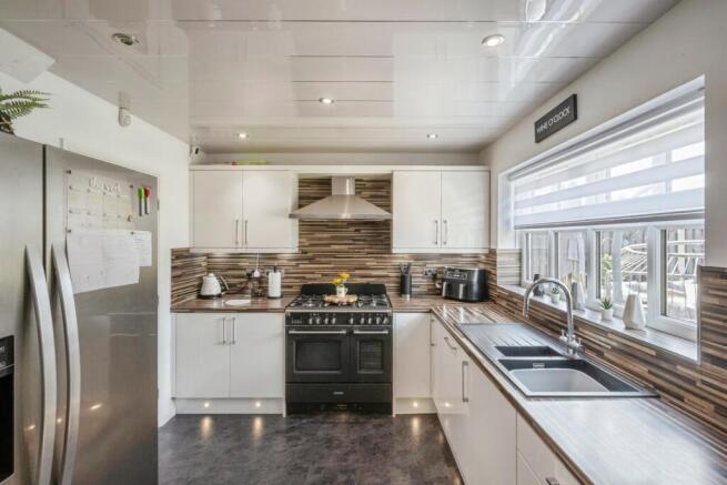 3 bed Detached for sale Image 6