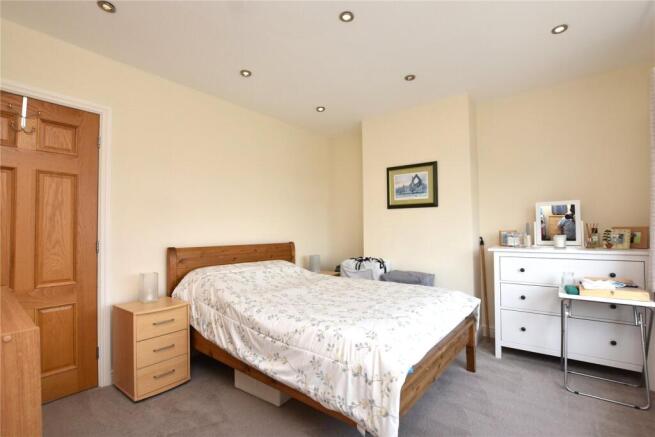 3 bed Semi-Detached for sale Image 9