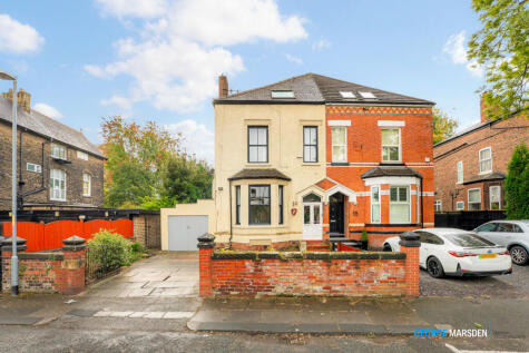 Belgrave Crescent, Manchester, M30