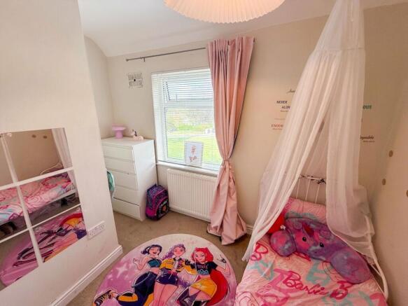3 bed Terraced for sale Image 11