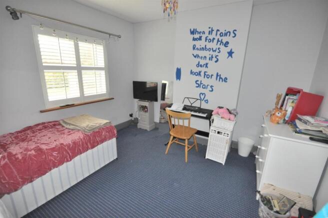 BEDROOM 2