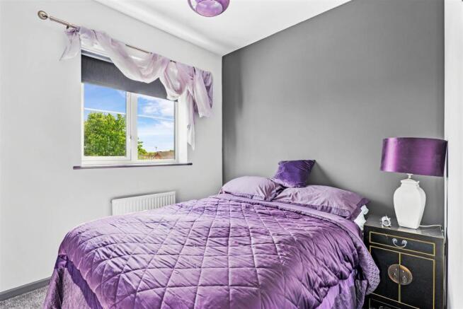 9 Bomford Hill - bedroom 2.jpg