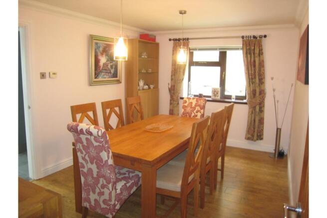 Dining Room/Bed 5