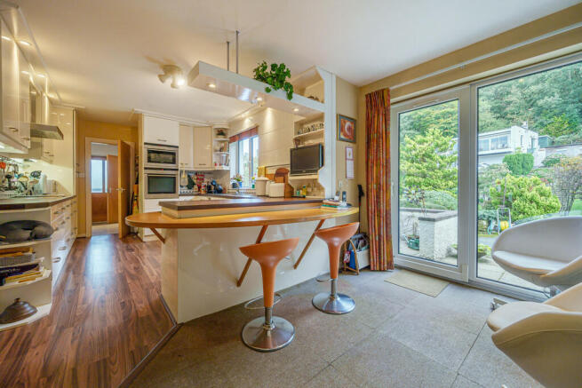 Kitchen/Breakfast...