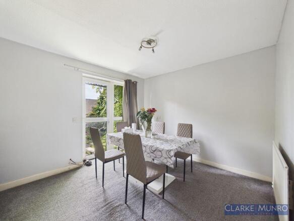 2 bed Flat for sale Image 3