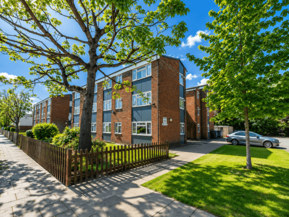 2 Bed Unfurnished Flat