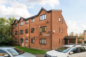 12, 7 Graham Court, Myers Lane, London SE14 5RX