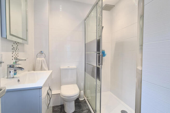 SHOWER ROOM