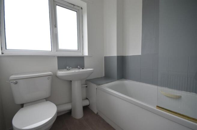 3 bed Detached to rent Image 12