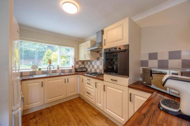 2 bed Apartment for sale Image 8