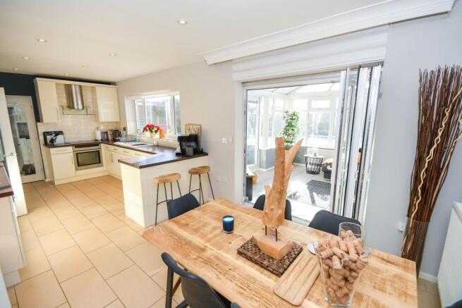 Kitchen diner