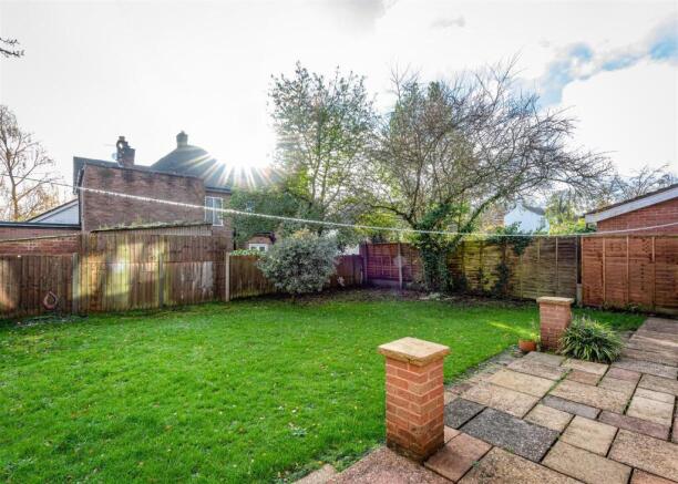 27 Mount Road-garden.jpg