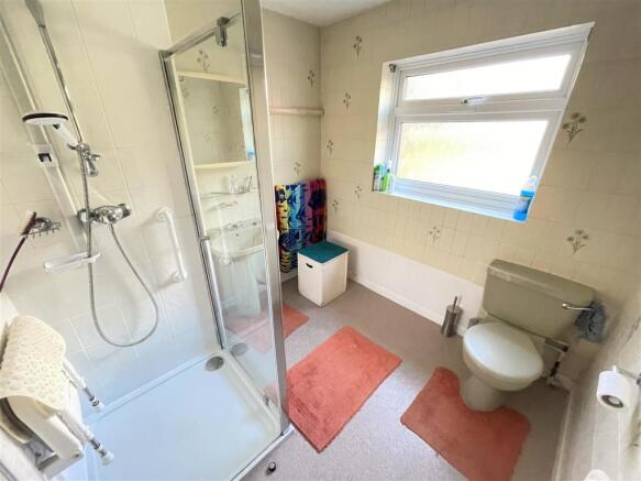 SHOWER ROOM