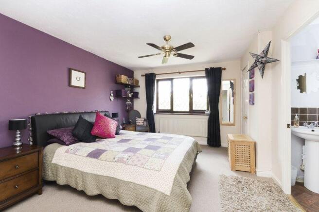 Master En-Suite
