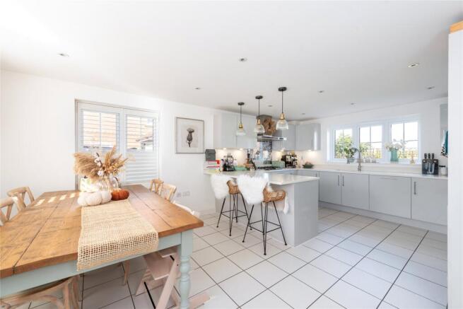 Wayfarers End, Longwick, Buckinghamshire, HP27 photo 2