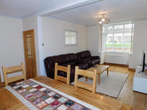lounge/dining 1