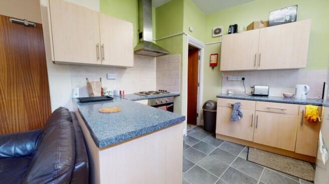 5 bed End of Terrace to rent Image 6
