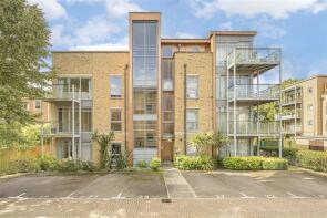 Flat 2, 10 Garside Court, Southcott Road, Teddington TW11 0BZ