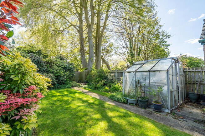 4 bed Semi-Detached for sale Image 12