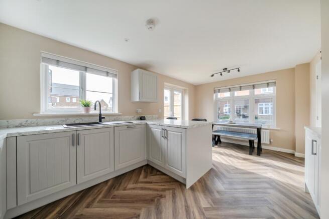 1439920-19-69d8e183093ec