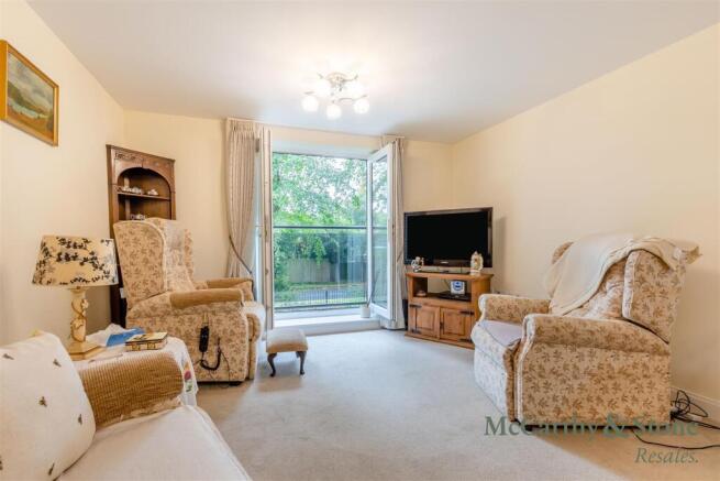 8703861-interior14.jpg