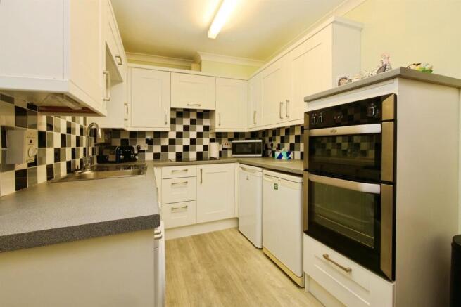 2 bed Retirement Property for sale Image 9