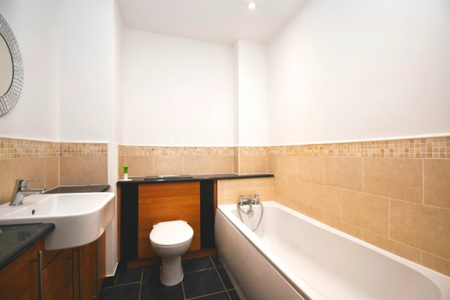 3 bed Apartment for sale Image 7