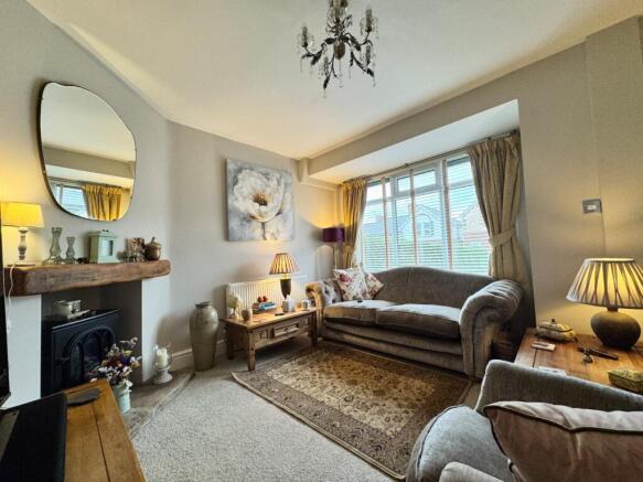 3 bed Semi-Detached to rent Image 6