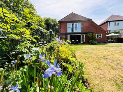 Maidstone Road, Ashford, TN25 4NR