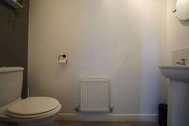 3 bed Town House for sale Image 7