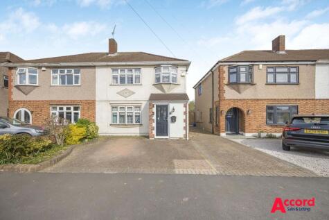 Dee Way, Romford, RM1