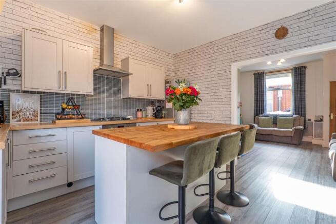 Kitchen/Breakfast Room