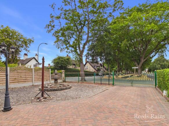 3 bed Detached for sale Image 10