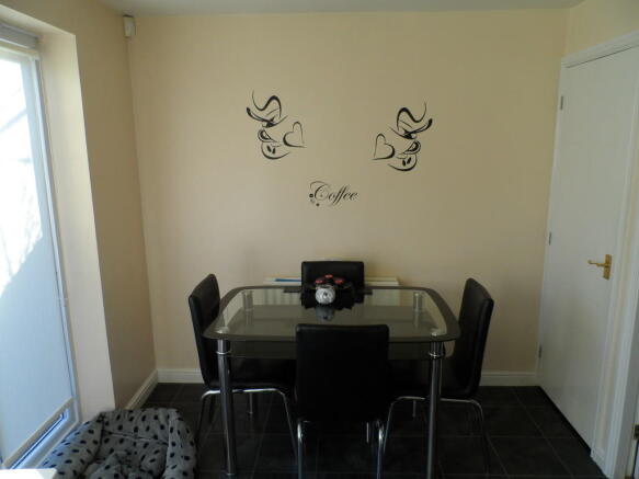 Dining area to ki...