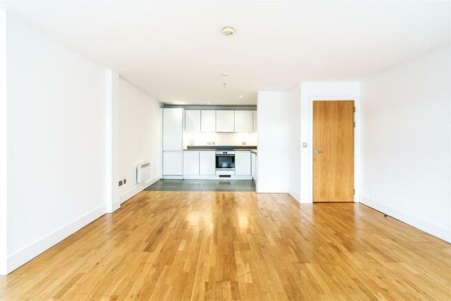 Apt U Redcliffe Livig room -1-3.jpg