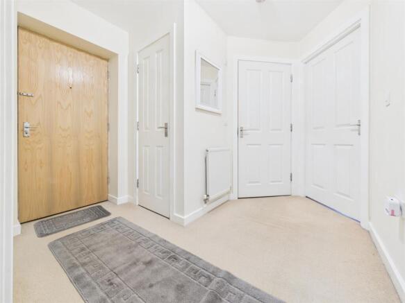 2 bed Flat for sale Image 6