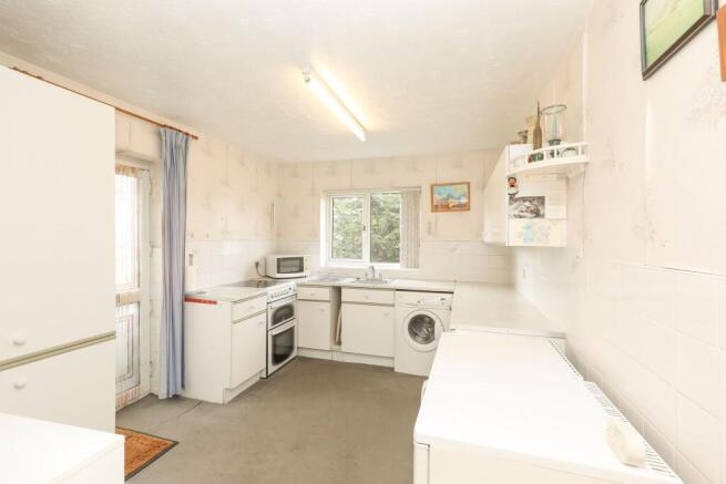 Sheepcote Road, Killamarsh, S21 photo 4