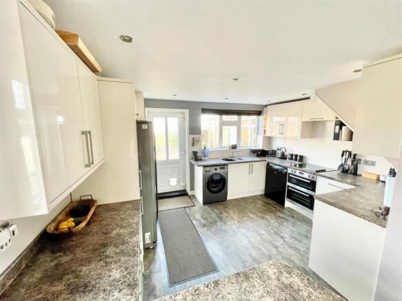Kitchen/Breakfast Room