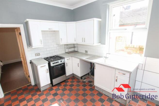 FITTED KITCHEN