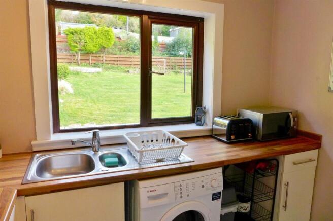 Kitchen to rear garden
